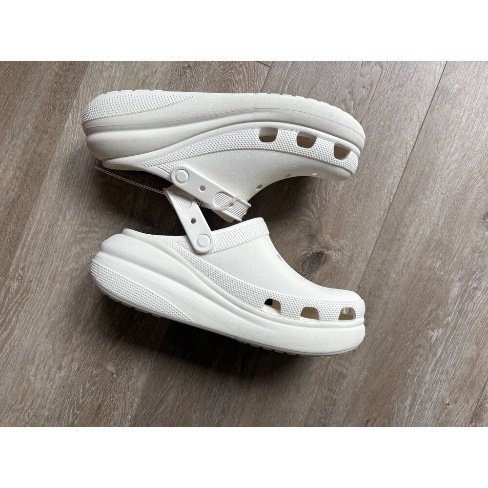 Crocs Classic Crush Clogs White Men’s Size 12 Women Size 14 NEW